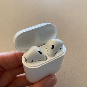 Apple AirPods 2nd Gen